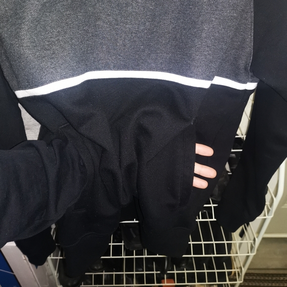 FILA sweater medium - Picture 3 of 4